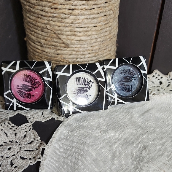 medusa's Other - MEDUSA'S Eyeshadow Set - Red, White, Black